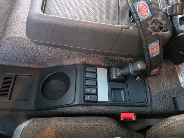 Abrollkipper VOLVO FE 320 6x2/4 Abroller mit Cont. + Kran HMF 1820