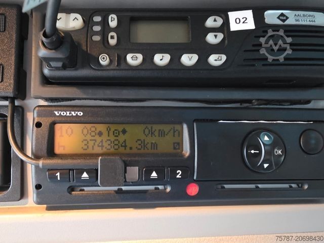 Abrollkipper VOLVO FE 320 6x2/4 Abroller mit Cont. + Kran HMF 1820