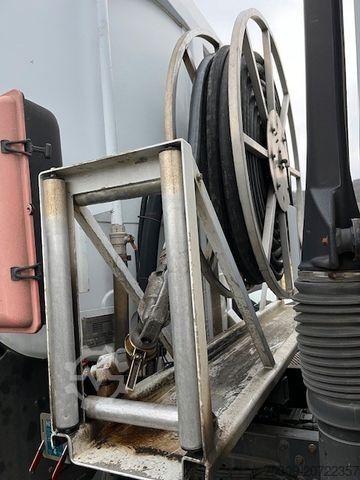 Tanker truck  13.100 Liter Willig Tankaufbau + 2xSchlauchhaspe