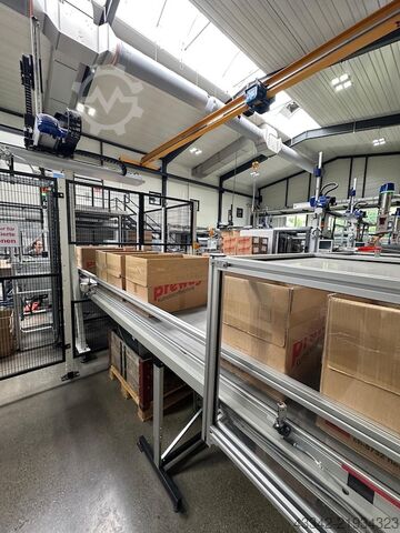 Injection molding machine KRAUSS MAFFEI Transportband