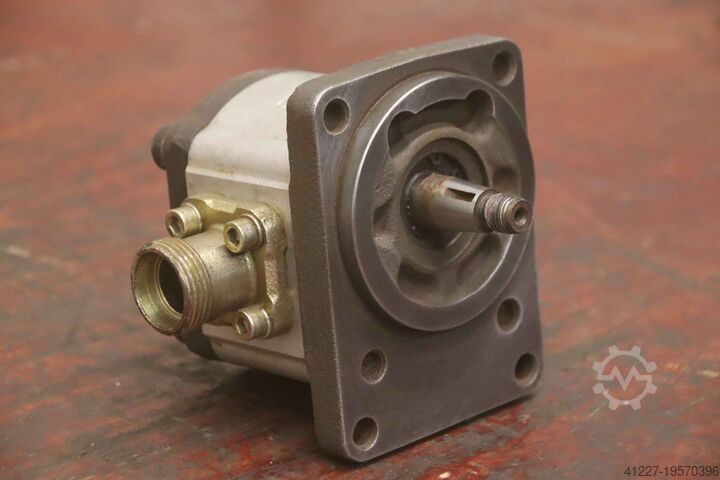 Hydraulic pump Bosch 0 510 425 009