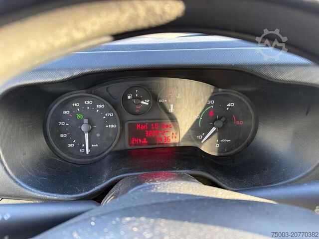 Pritschenwagen Iveco Daily 70C17 HMF 635 Kran bis 11 Meter