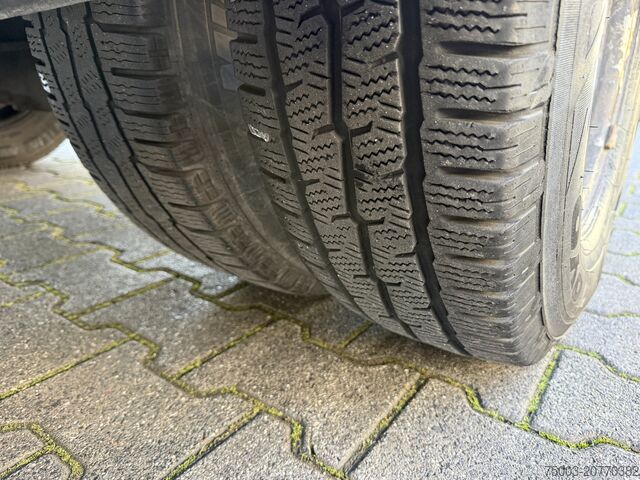 Pritschenwagen Iveco Daily 70C17 HMF 635 Kran bis 11 Meter