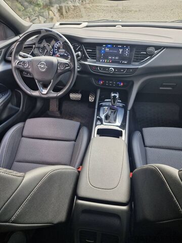 Passenger car Opel Insignia