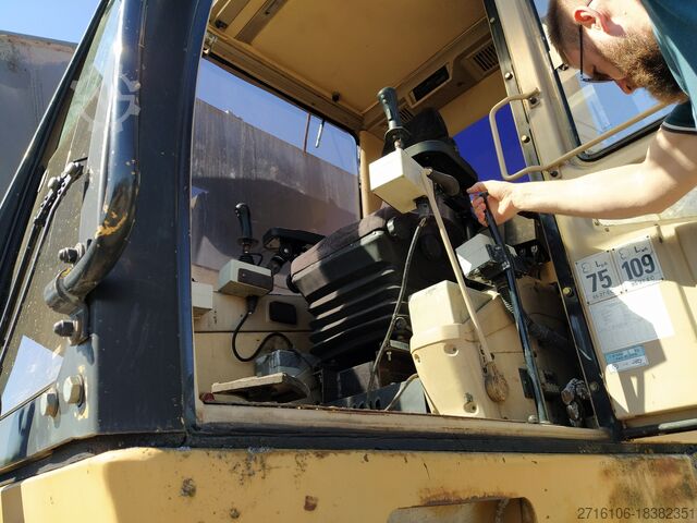 Wheel loader CATERPILLAR CH-55-350L