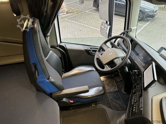 Standard-SZM Volvo FH 500 Globetrotter XL / New Tacho V2 / Stand K...