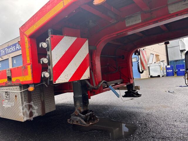 Low loader semitrailer Kässbohrer porte engins