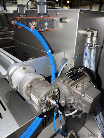 Tray sealer / skinpacker. 2023 machine. Ilpra FP FoodPack Speedy Duo Overskin