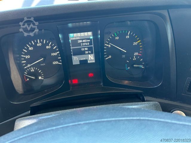 Garbage truck MERCEDES-BENZ Arocs 3240 / 8x4x6 / Faun Rotopress 525 L