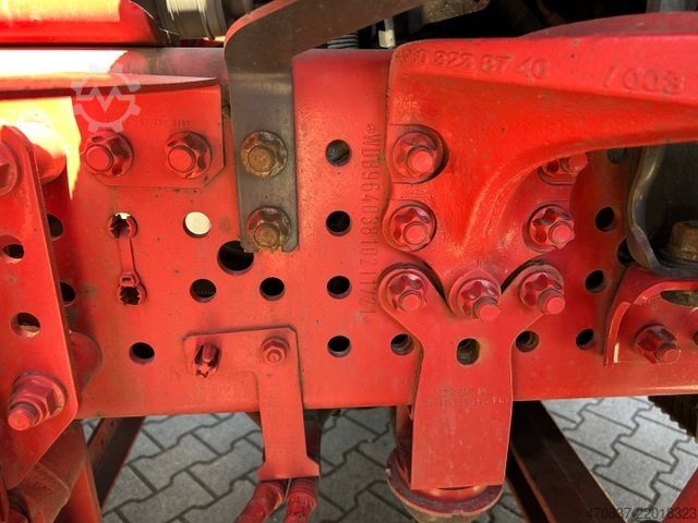 Garbage truck MERCEDES-BENZ Arocs 3240 / 8x4x6 / Faun Rotopress 525 L