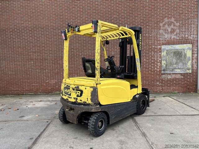 Elektro 4 Rad-Stapler Hyster J2.5XN