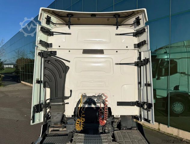 Standard SZM RENAULT T460 EURO 6 ONLY 318.000 KM 2X TANKS TOP CONDITI