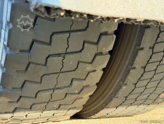 Standard SZM RENAULT T460 EURO 6 ONLY 318.000 KM 2X TANKS TOP CONDITI