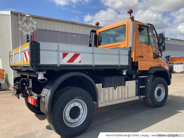Agricultural machine Mercedes-Benz Unimog U 530