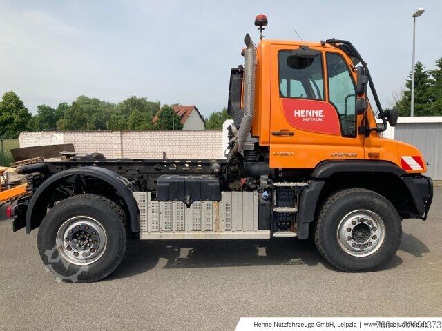 Landmaschine Mercedes-Benz Unimog U 527