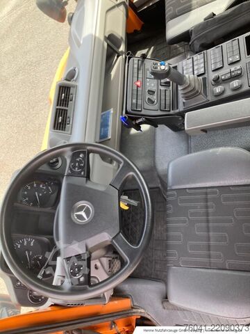 Landmaschine Mercedes-Benz Unimog U 527