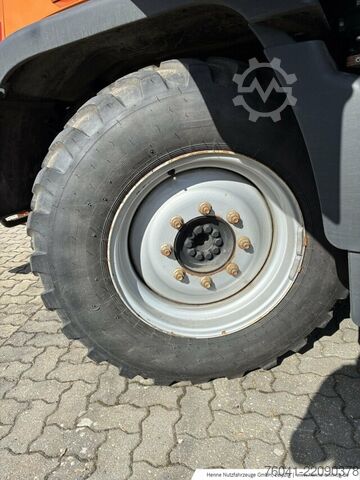 Landmaschine Mercedes-Benz Unimog U 318