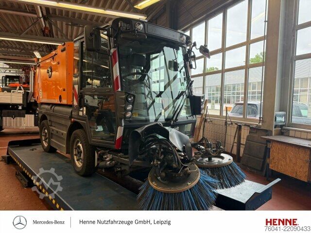 Landmaschine Aebi Kompaktkehrmaschine Swingo 200
