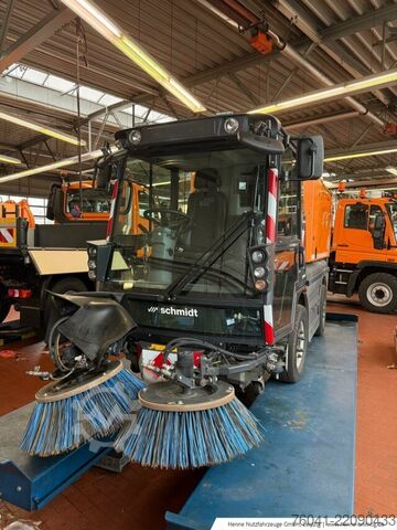 Landmaschine Aebi Kompaktkehrmaschine Swingo 200