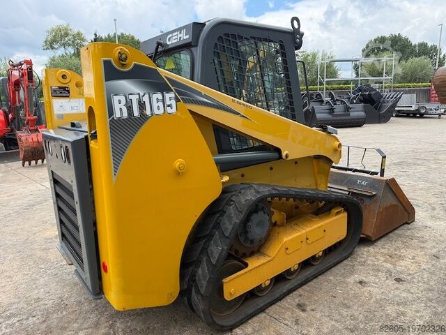 Crawler loader Gehl RT165