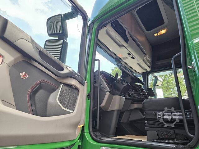 Standard-SZM Scania S660 V8 6X2 BOOGIE / RETARDER / FULL AIR / 2 TANKS
