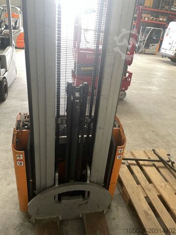 High Lift stacker Still EGV