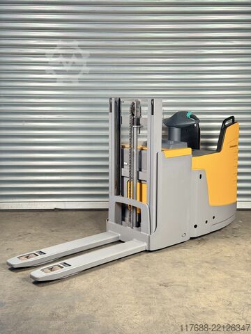 High lift truck driver Jungheinrich ERD 220 - Service Neu - 4076 Std. Batterie 90%