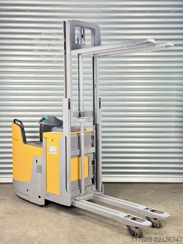 High lift truck driver Jungheinrich ERD 220 - Service Neu - 4076 Std. Batterie 90%