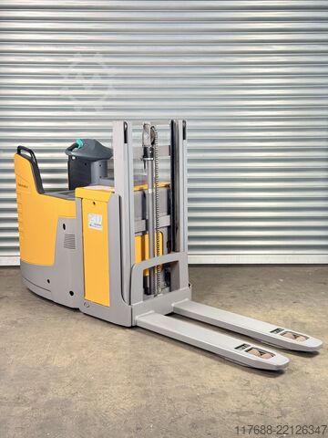 High lift truck driver Jungheinrich ERD 220 - Service Neu - 4076 Std. Batterie 90%