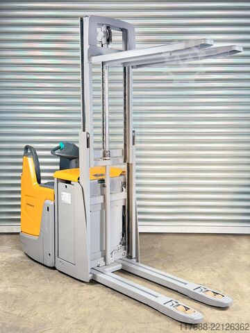 High lift truck driver Jungheinrich ERD 220 - Service Neu - Batterie 90% - Garantie
