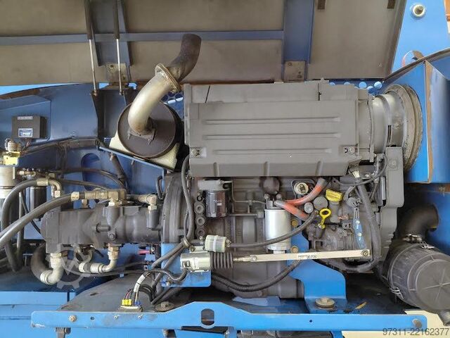 Telescopic boom lift Genie S-85