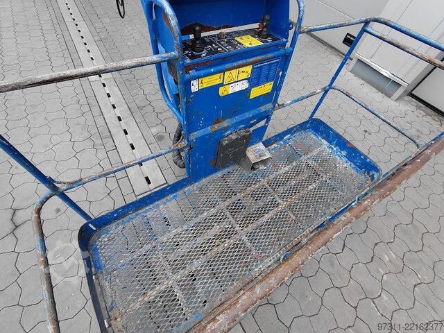 Telescopic boom lift Genie S-85