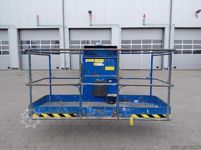 Telescopic boom lift Genie S-85