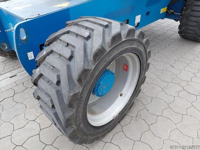 Telescopic boom lift Genie S-85