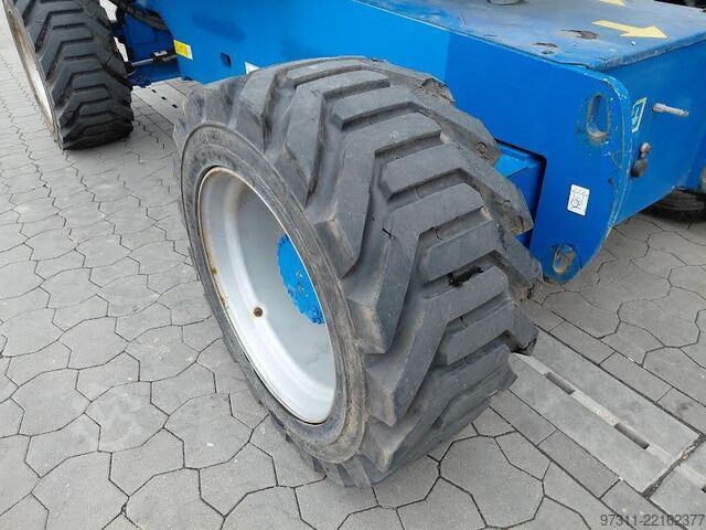 Telescopic boom lift Genie S-85