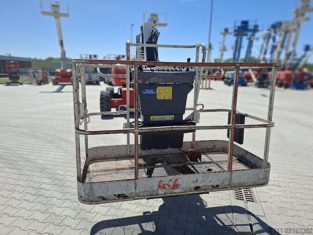 Telescopic boom lift JLG 660SJ
