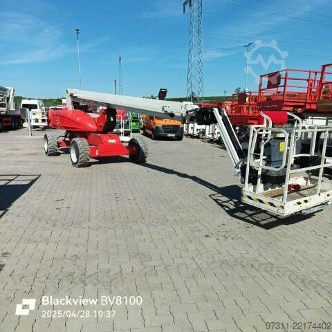 Gelenkteleskoparbeitsbühne JLG M600JP