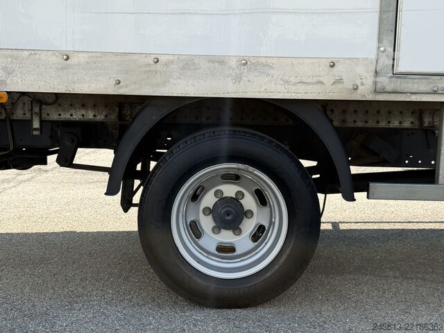 Box van Iveco daily 35-160
