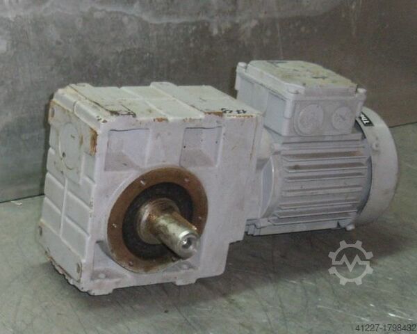 Geared motor 0.18 kW 6.8 rpm LENZE BG20Z-11