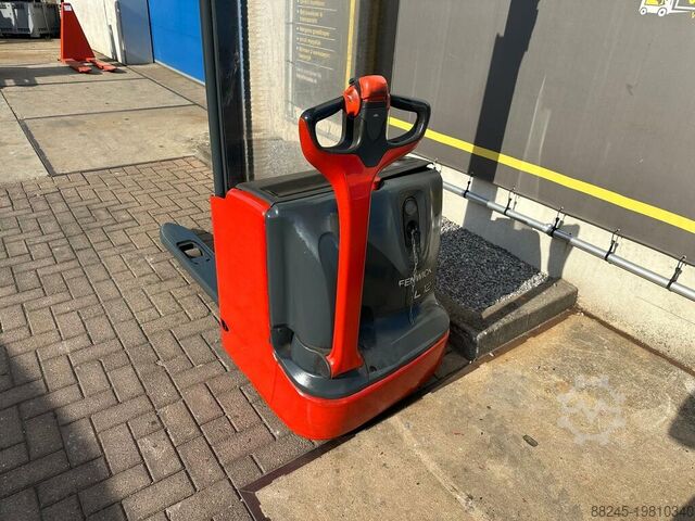 VS-22322 Electric duplex stacker Linde L12i with initial lift LINDE L12i