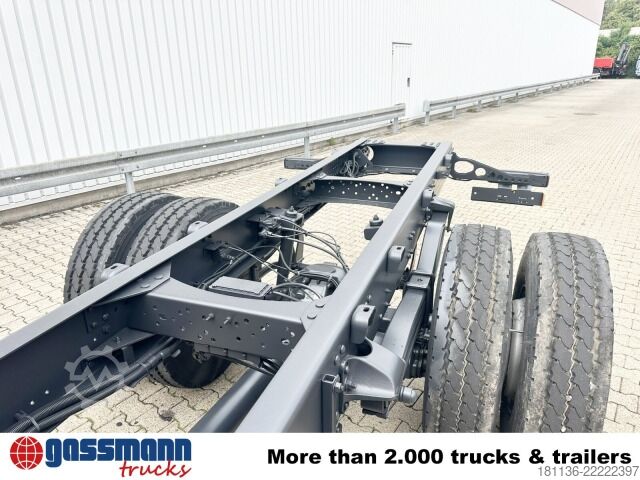 Truck chassis Renault Kerax 320 DXI 4x2, Rechtslenker, Feuerwehr,