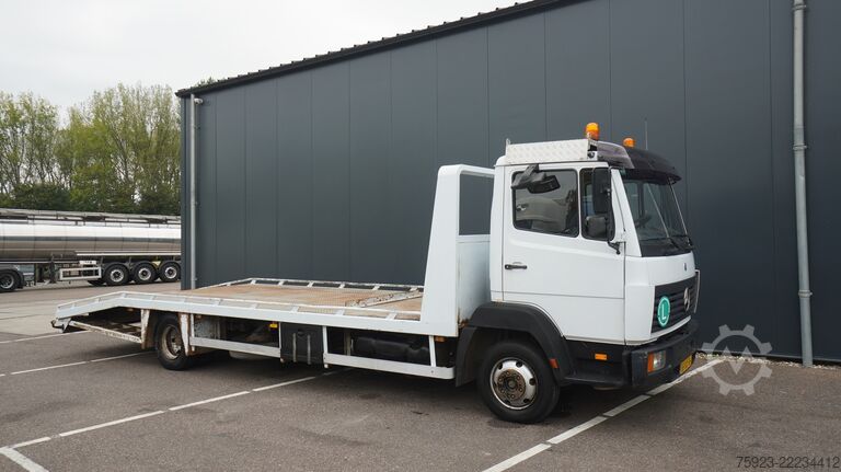 Car carrier van Mercedes-Benz 814 machine transporter truck