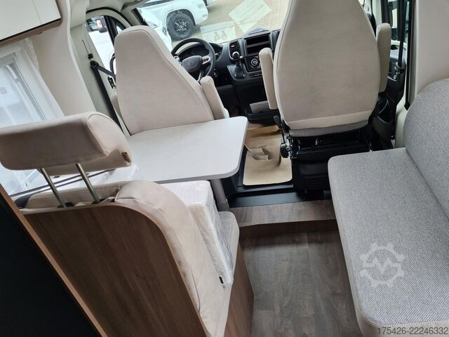 Semi-integrated camper CARADO V 347 *Safety-Paket m. ACC*pro+ Paket*