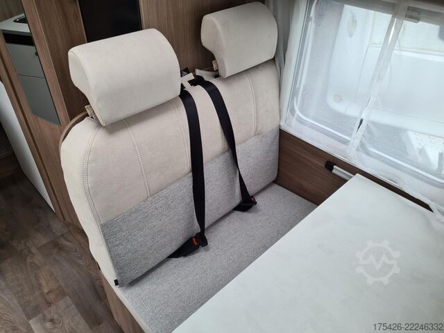 Semi-integrated camper CARADO V 347 *Safety-Paket m. ACC*pro+ Paket*