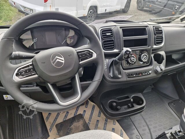 Semi-integrated camper CARADO V 337 *pro+ Paket*TV-Paket*Automatik*