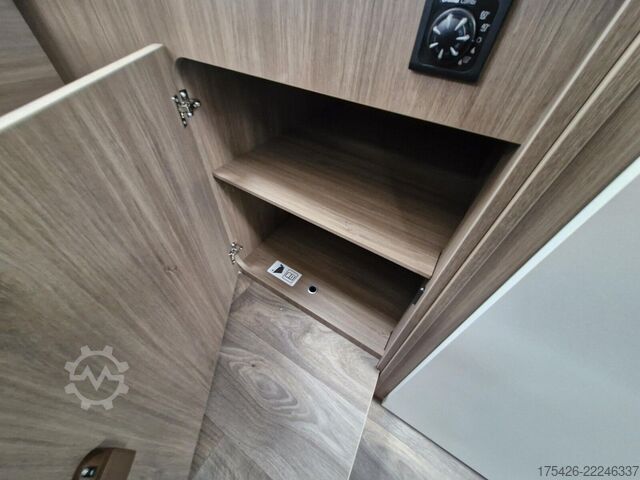 Semi-integrated camper CARADO V 337 *pro+ Paket*TV-Paket*Automatik*