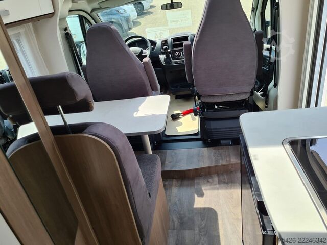 Semi-integrated camper CARADO V 339 *Pro+ Paket*LTE-Paket*
