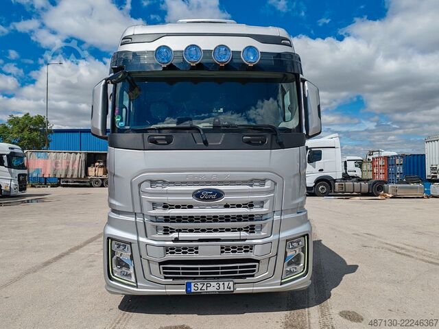 Volume tractor unit FORD F-MAX 500 LUXURY Mega