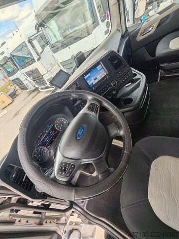 Volume tractor unit FORD F-MAX 500 LUXURY Mega