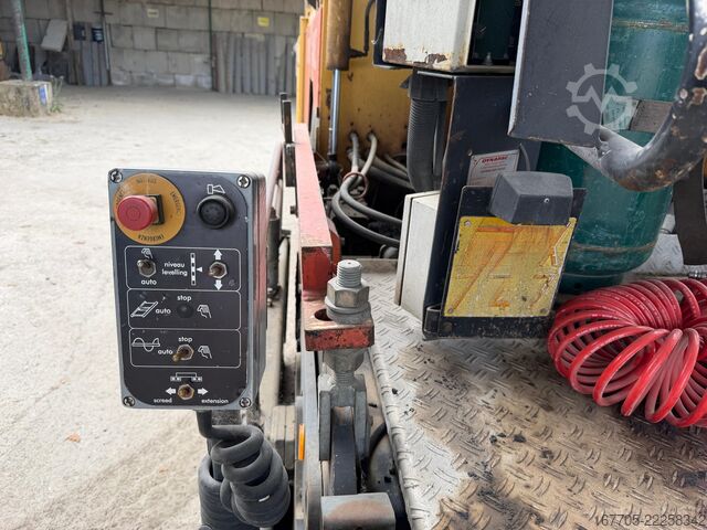 Wheeled asphalt paver Dynapac F121-4W (VB 805 TV)